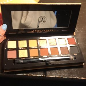 Soft Glam Anastasia Makeup Palette